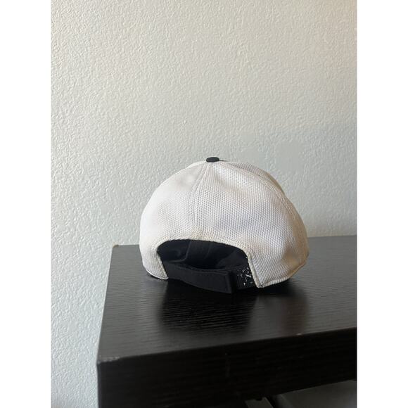 Vegas Golden Knights NHL Black and White Adjustable Mesh Hat - Picture 2 of 2